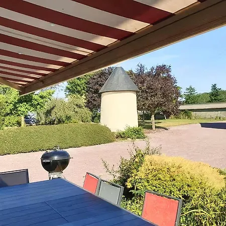 펜션 Domaine De La Venerie Soulles
